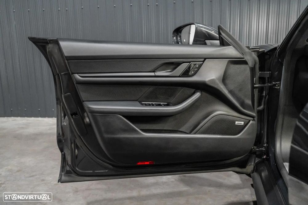 Porsche Taycan 4S - 17