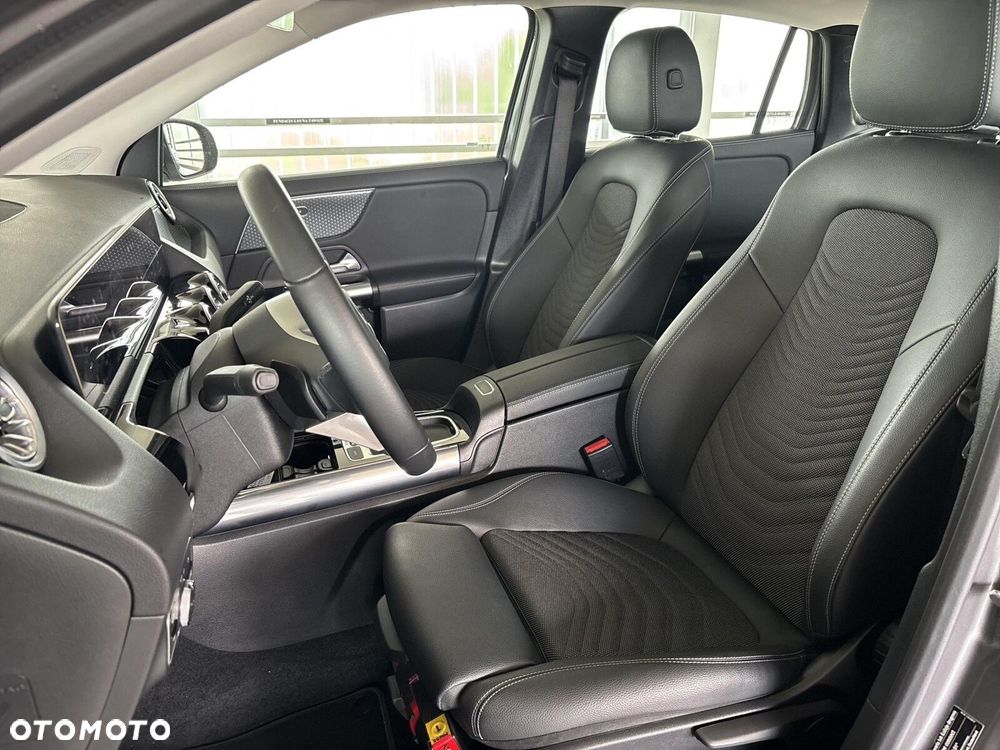 Mercedes-Benz GLA - 15