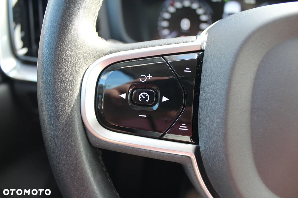 Volvo V60 Cross Country B4 D AWD Geartronic Pro - 36
