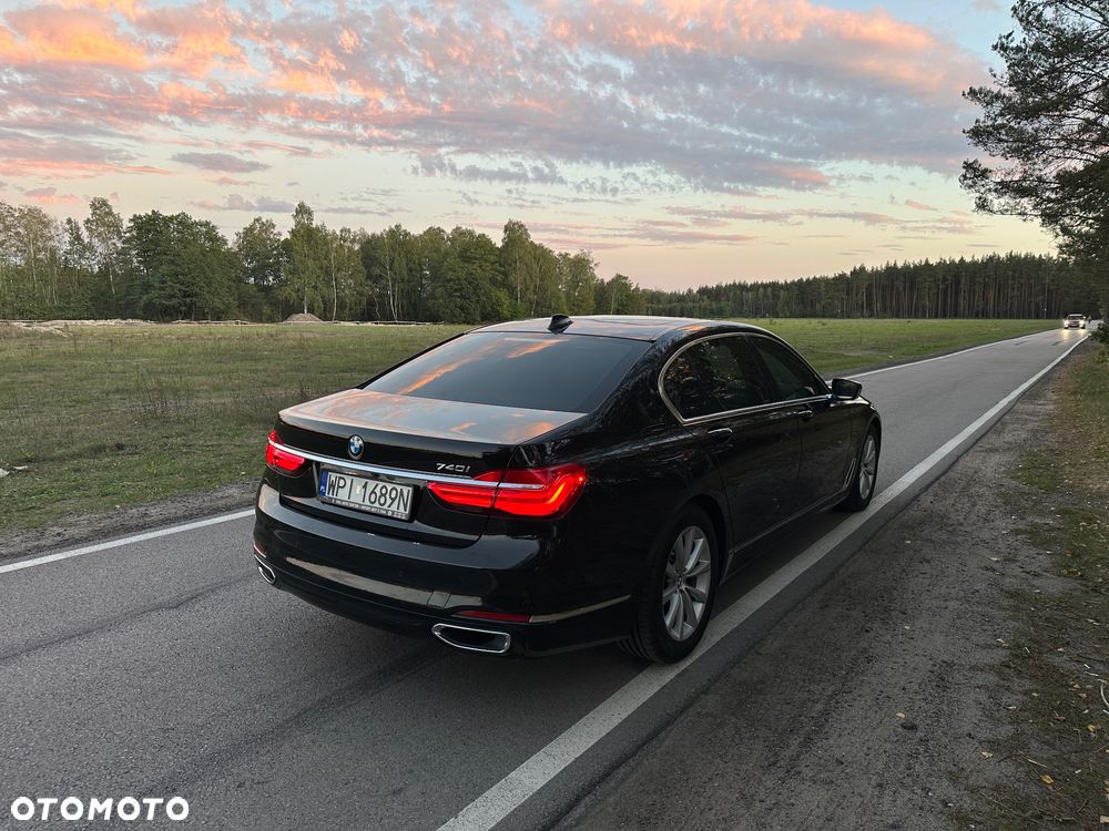 BMW Seria 7 740Li - 4