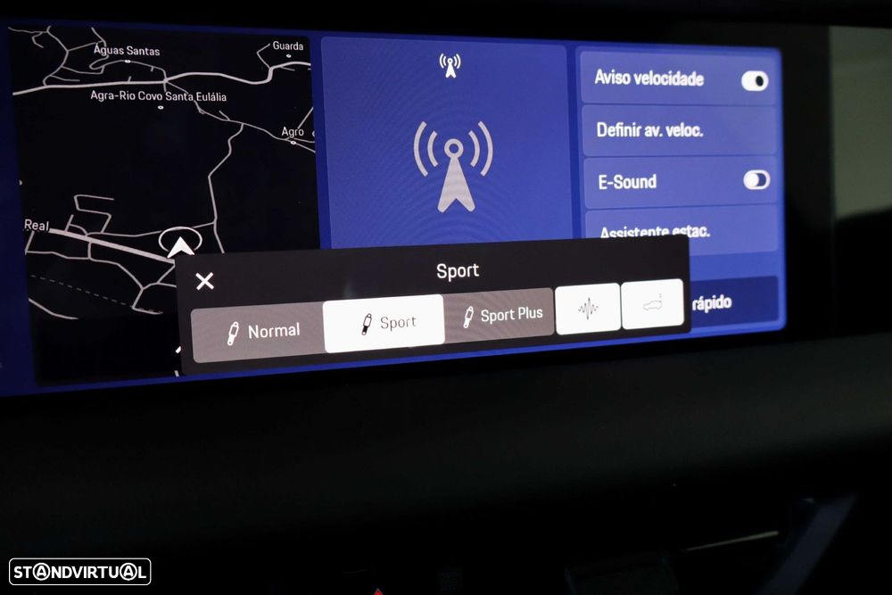 Porsche Macan Electric 4 - 59