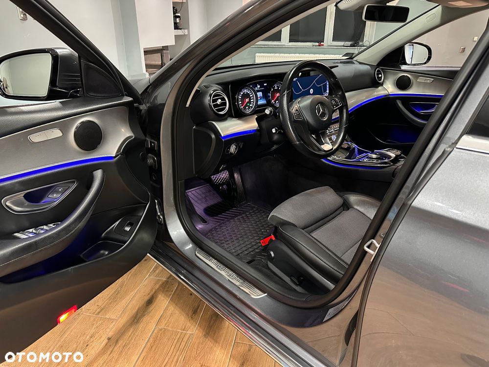 Mercedes-Benz Klasa E 220 d 4-Matic Business Edition 9G-TRONIC - 8