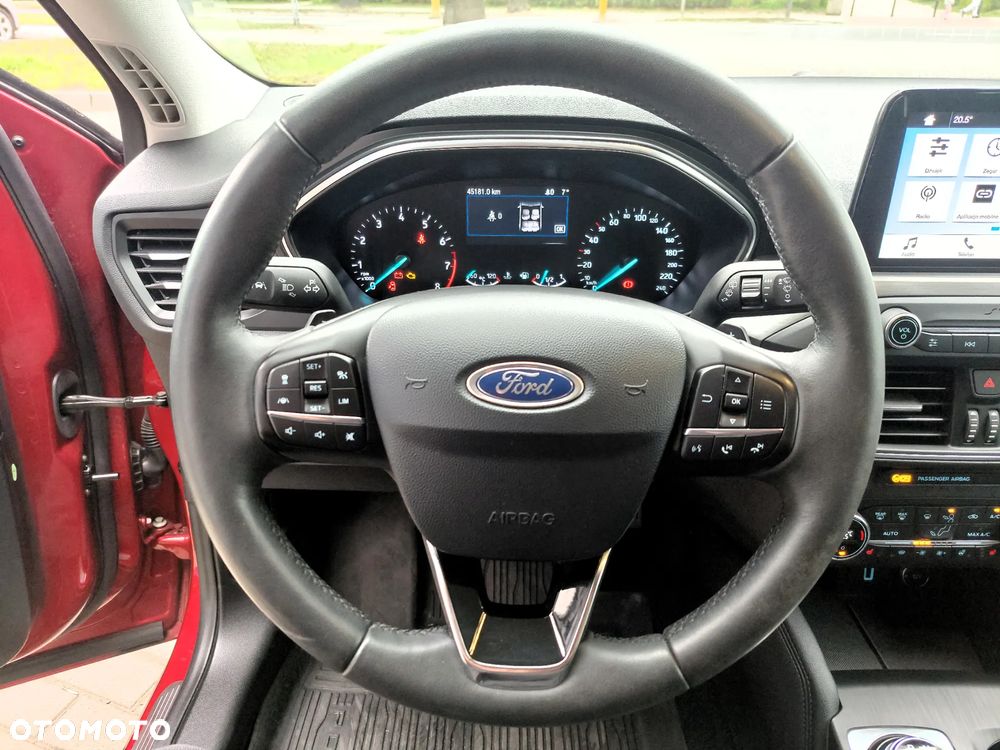 Ford Focus 1.5 EcoBoost Titanium - 16