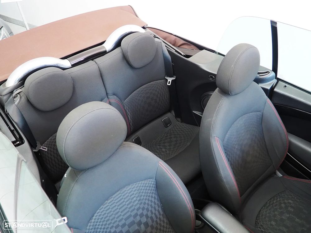 MINI Cabrio John Cooper Works - 24