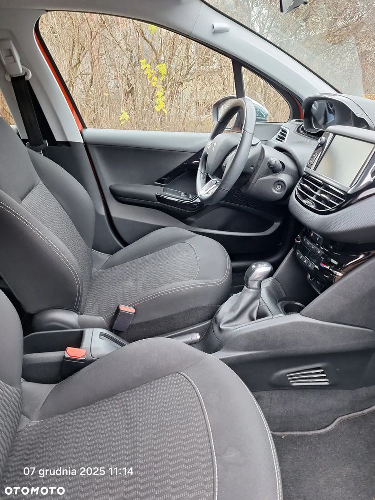 Peugeot 208 1.2 PureTech Style - 11