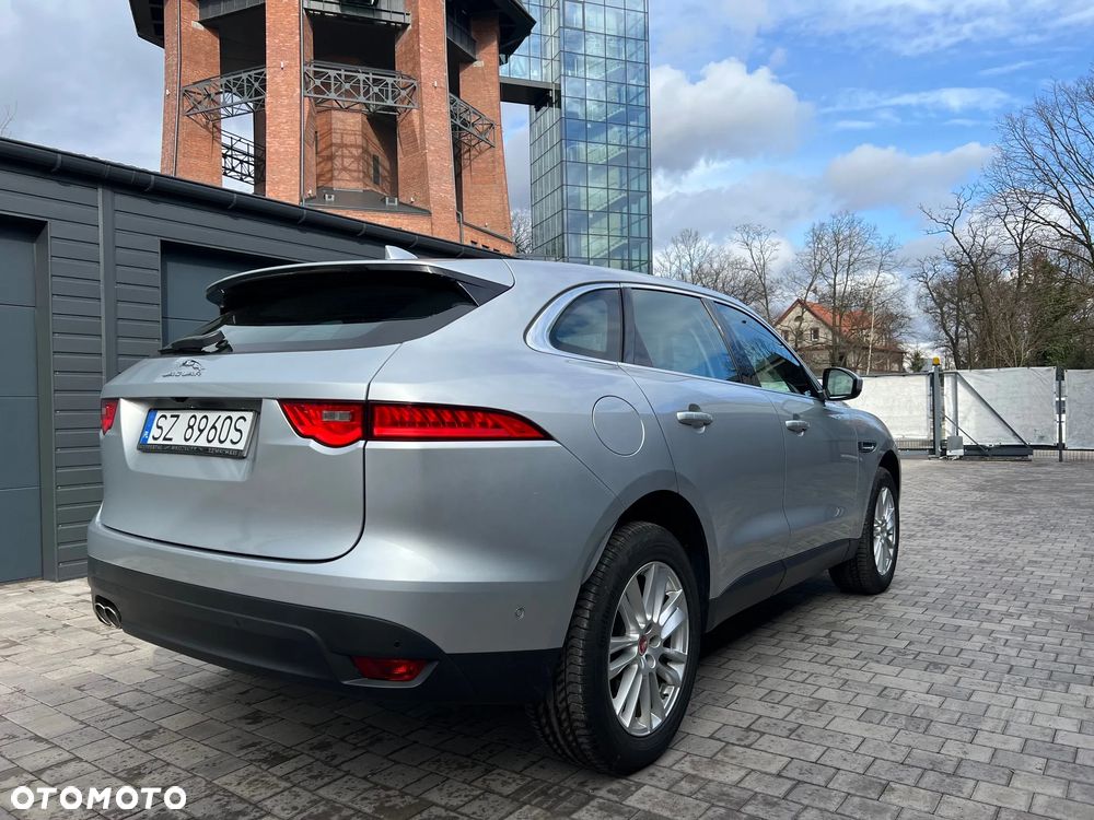 Jaguar F-Pace 20d AWD Pure - 8