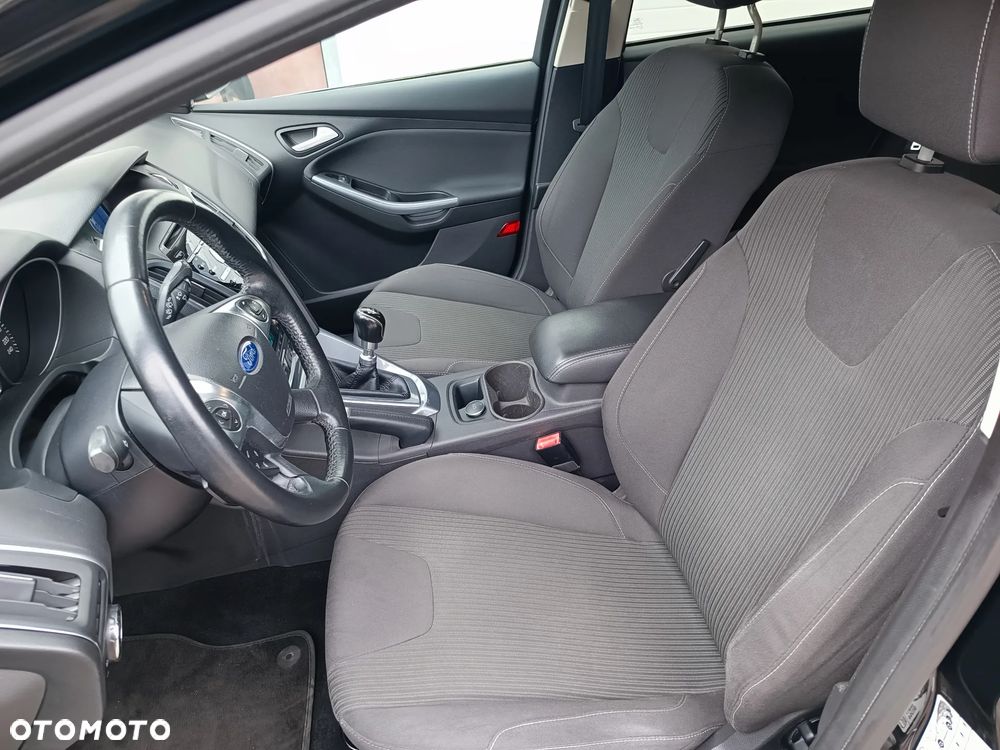 Ford Focus 1.6 EcoBoost Titanium - 24