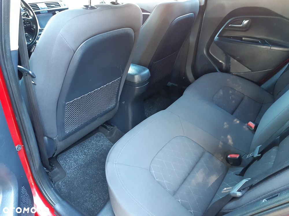 Kia Rio - 19
