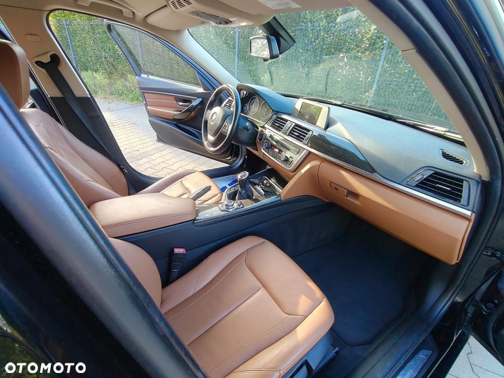 BMW Seria 3 318d Luxury Line - 26