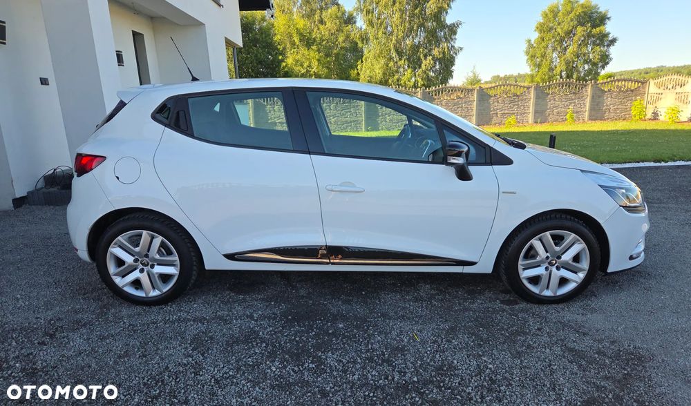 Renault Clio 1.2 16V 75 LIMITED - 15
