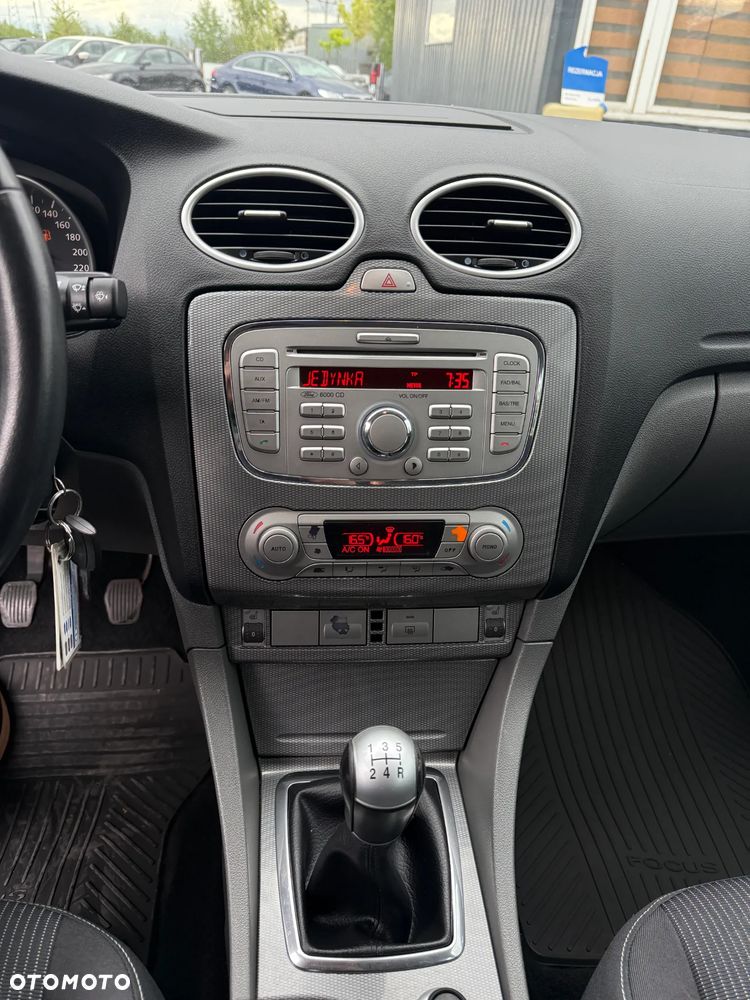 Ford Focus 1.8 Style+ - 18