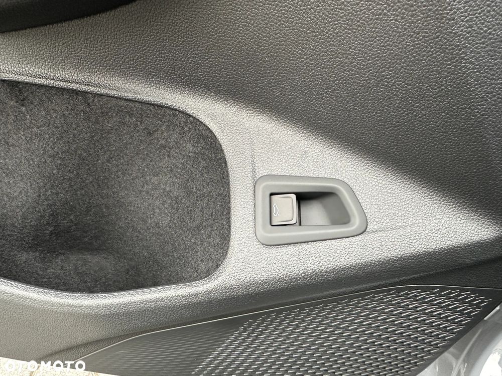 Volkswagen Golf VIII 2.0 TDI Life Plus DSG - 22