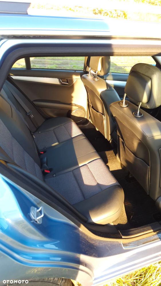 Mercedes-Benz Klasa C 250 CDI BlueEff Avantgarde - 19
