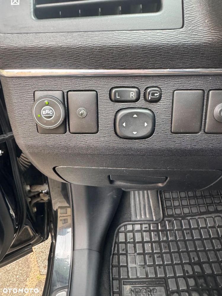 Toyota Avensis 2.0 Premium MS - 13