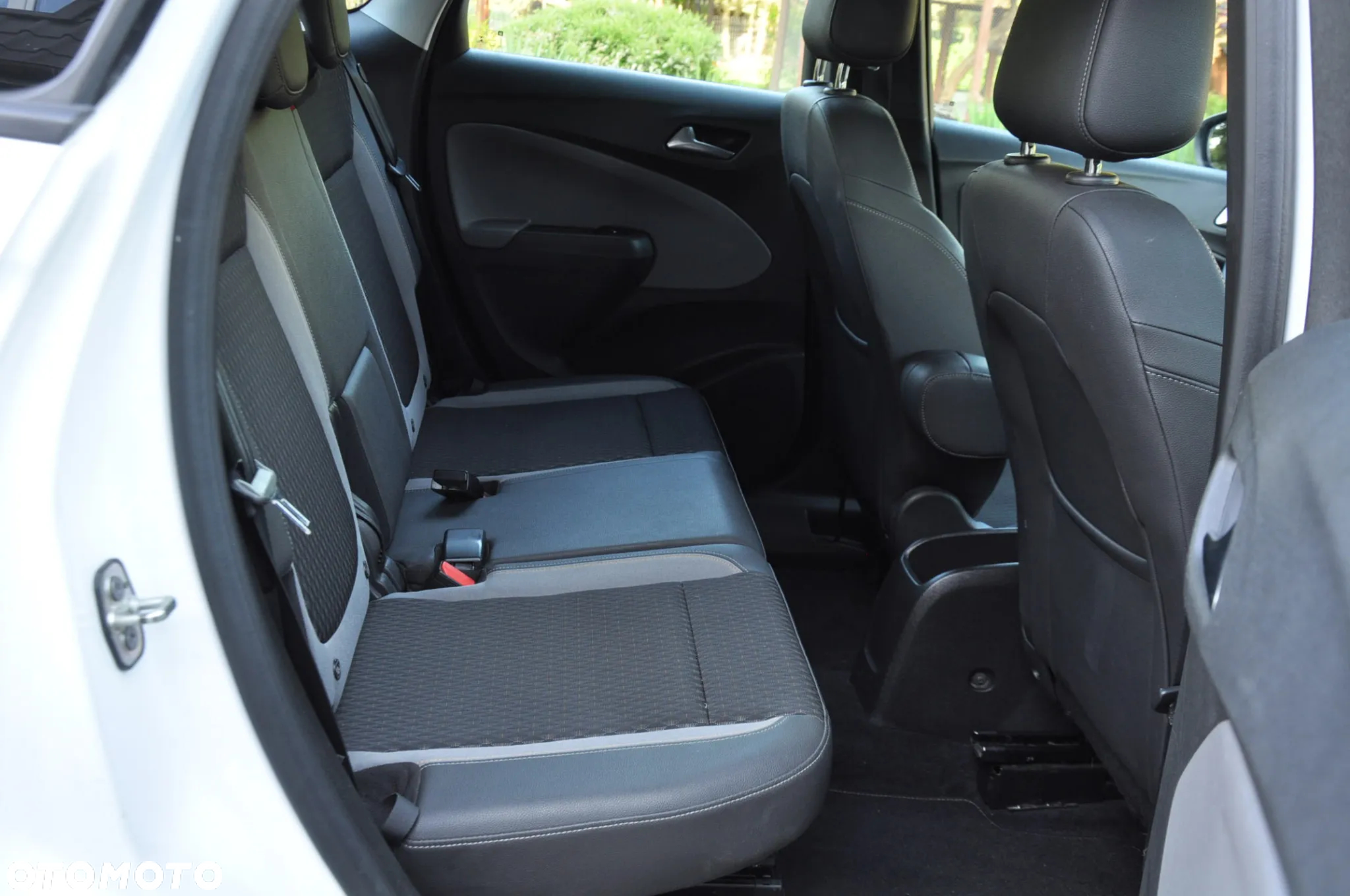 Opel Crossland X 1.2 120 Lat - 22