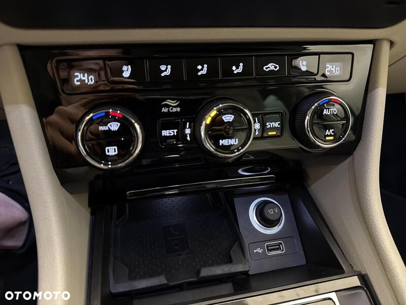 Skoda Superb 2.0 TSI L&K DSG - 17
