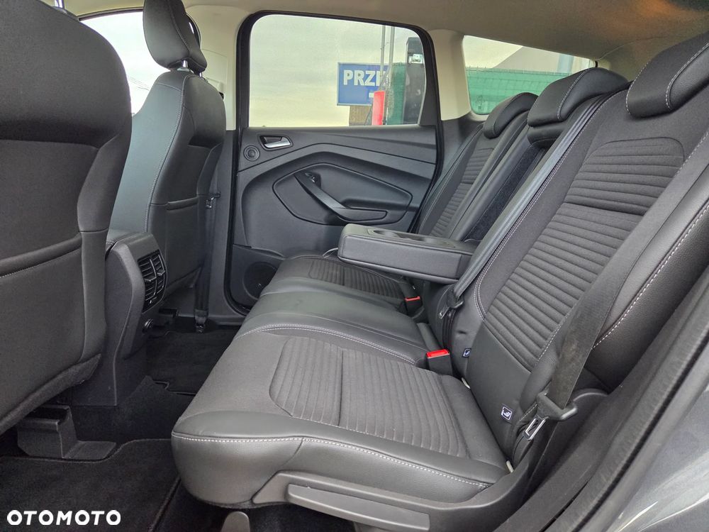 Ford Kuga 2.0 TDCi FWD Titanium - 25