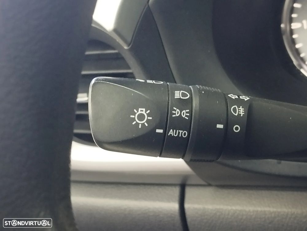Toyota Hilux 2.4 D-4D 2WD CD CM - 17