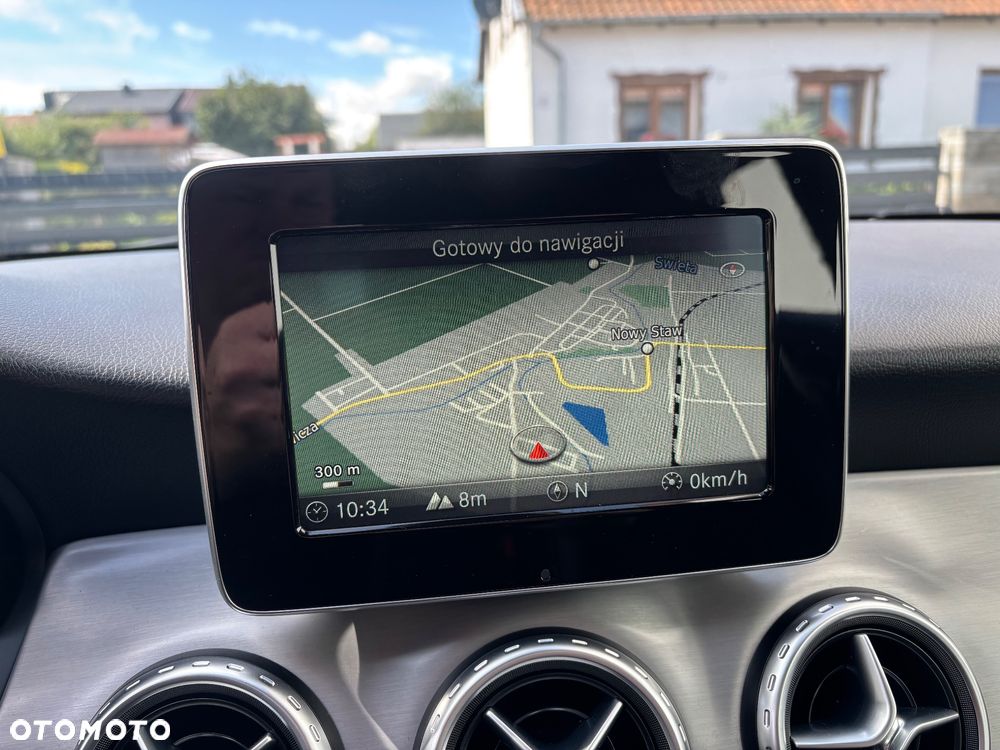 Mercedes-Benz GLA 180 AMG Line - 37