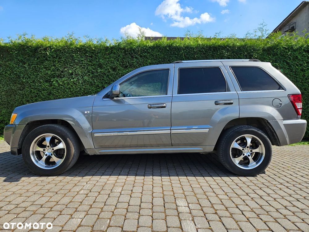 Jeep Grand Cherokee - 8