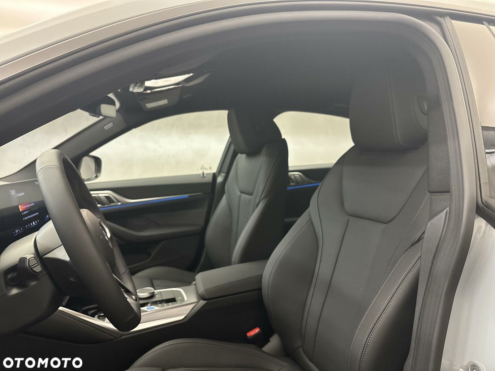 BMW i4 - 12
