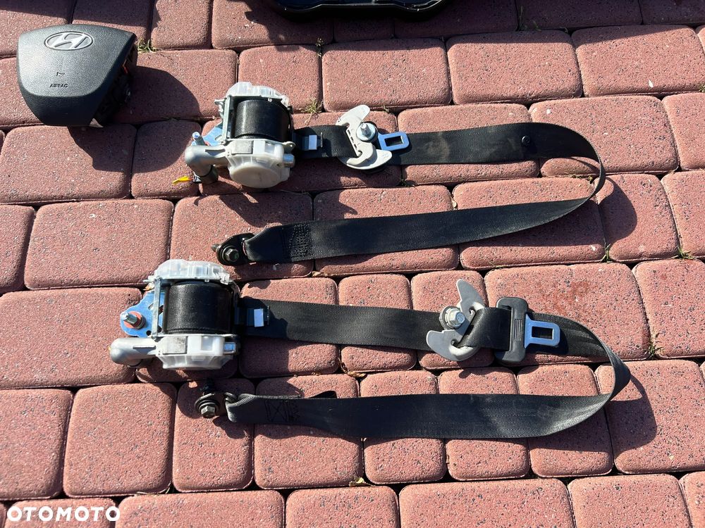 DESKA KONSOLA KOKPIT PODUSZKA PASY HYUNDAI I20 I - 8