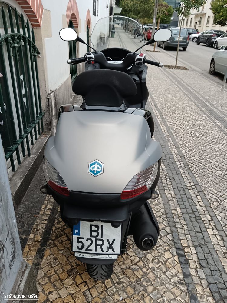 Piaggio MP3 250 - 3