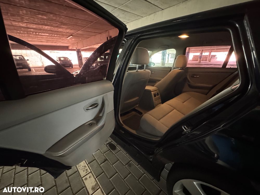 BMW Seria 3 320d Touring - 15