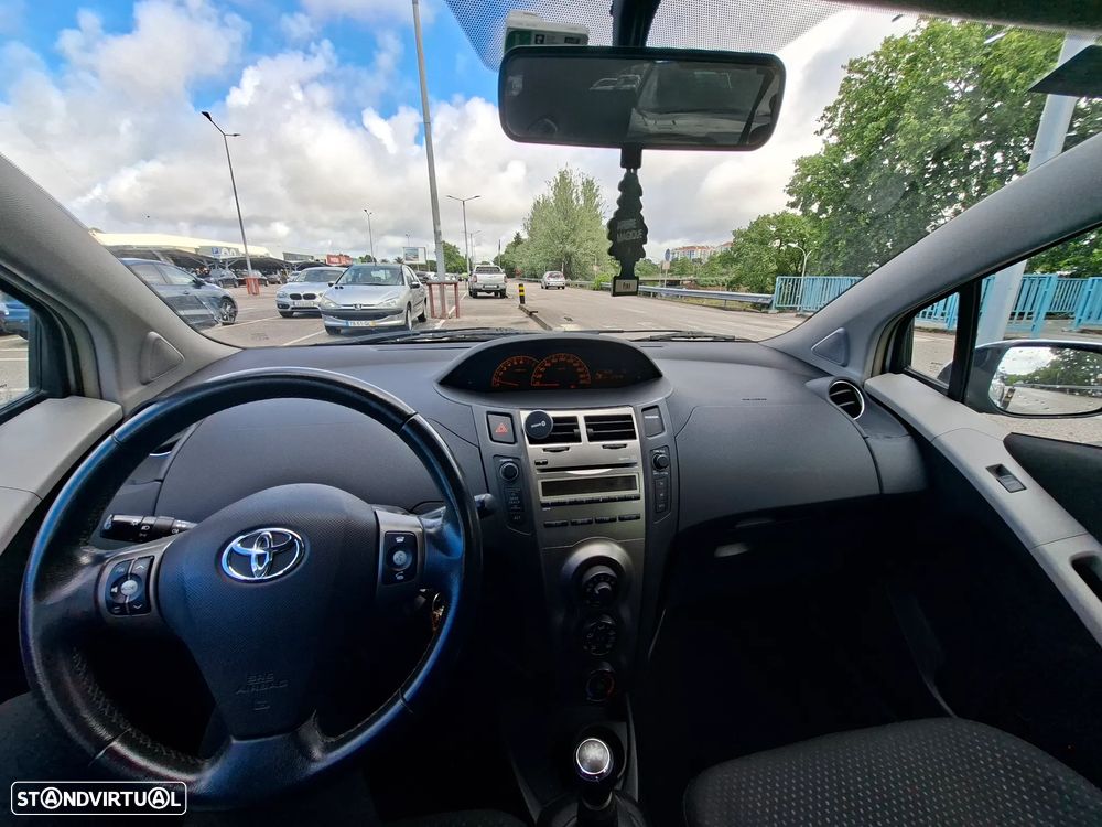 Toyota Yaris 1.0 VVT-i AC Manual - 7