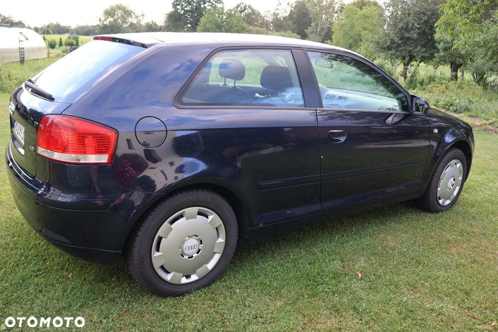 Audi A3 3-drzwiowe 1.6 Attraction - 11