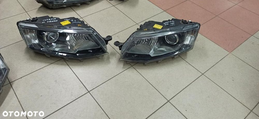 Octavia 3 5e 2013- Reflektor lampa xenon  5E1941018A Prawa strona pasażera  europa gwarancja - 1