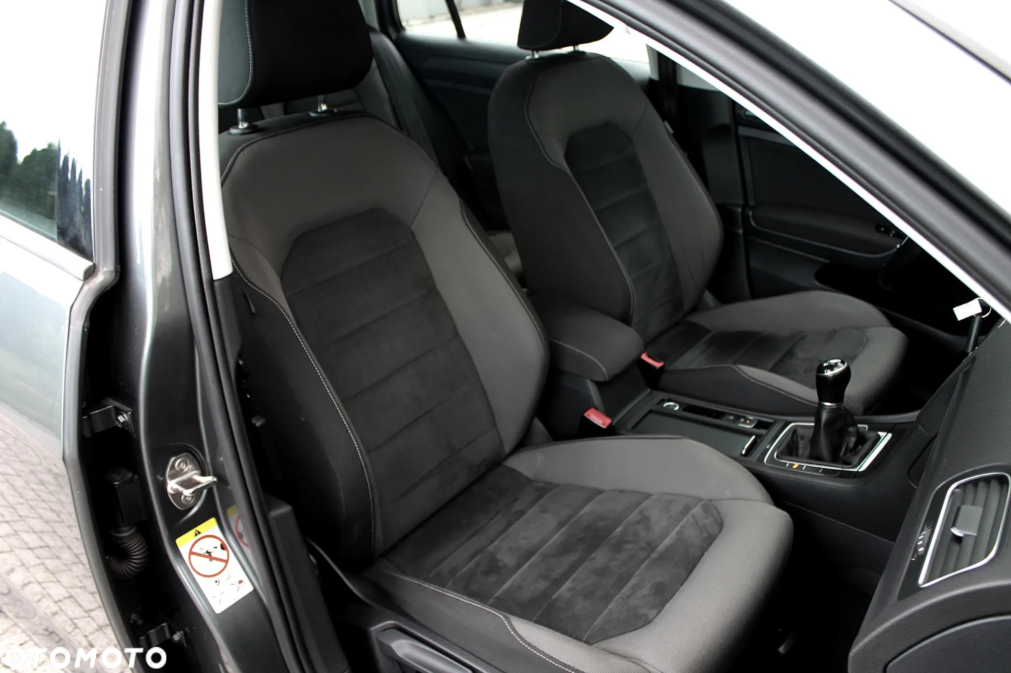 Volkswagen Golf VII 1.6 TDI BMT Highline - 16