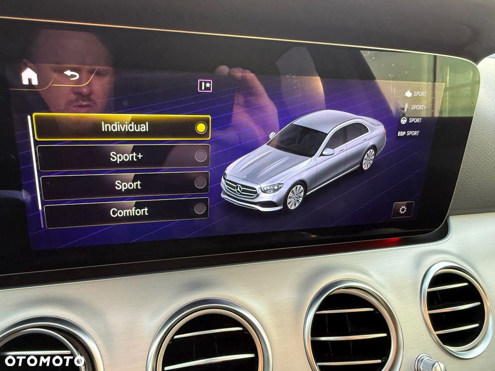 Mercedes-Benz Klasa E 220 d 4-Matic AMG - 29