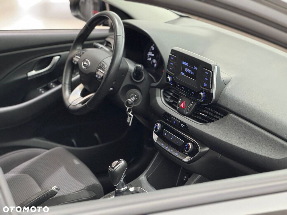 Hyundai i30 1.5 DPI Classic + - 34