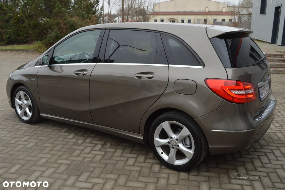 Mercedes-Benz Klasa B 180 CDI (BlueEFFICIENCY) - 9