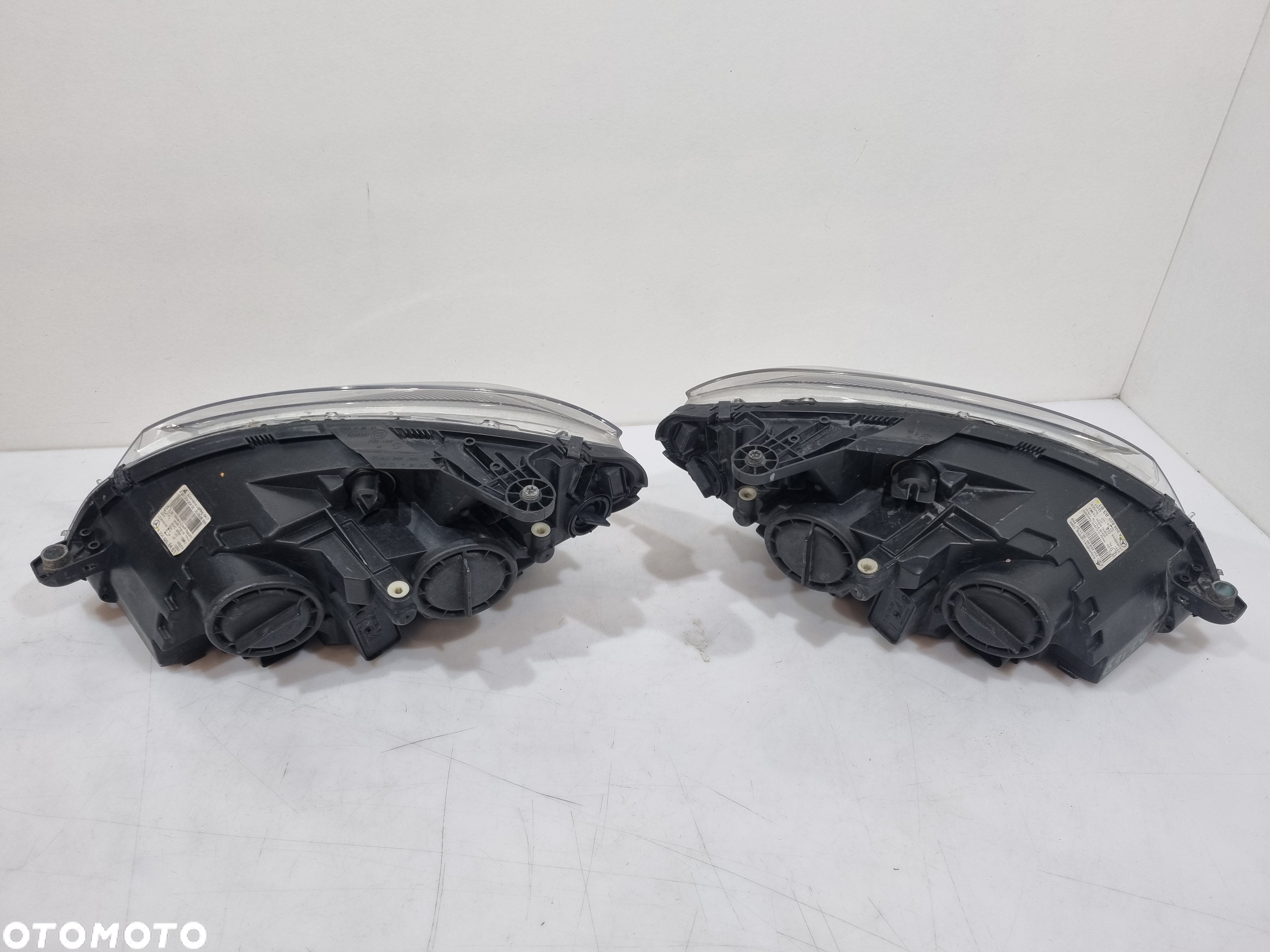 MERCEDES C-KLASA W204 LAMPA  LEWA!!! PRZÓD A2048208461  A2048208361 EUROPA - 5