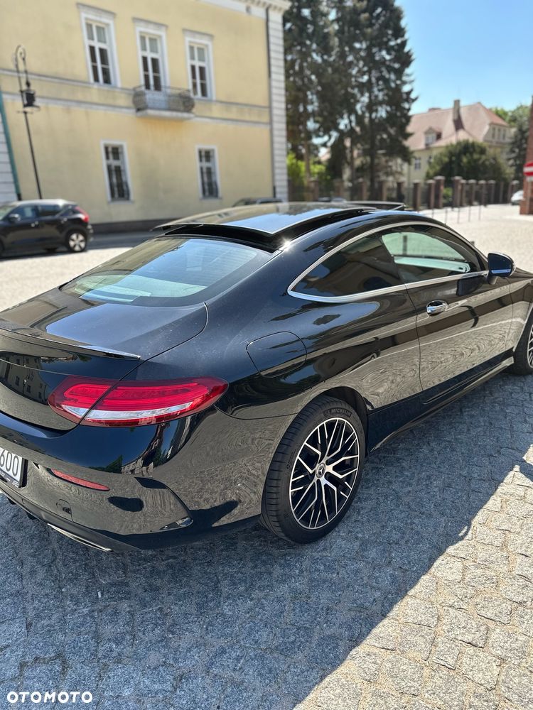 Mercedes-Benz Klasa C 300 9G-TRONIC - 17