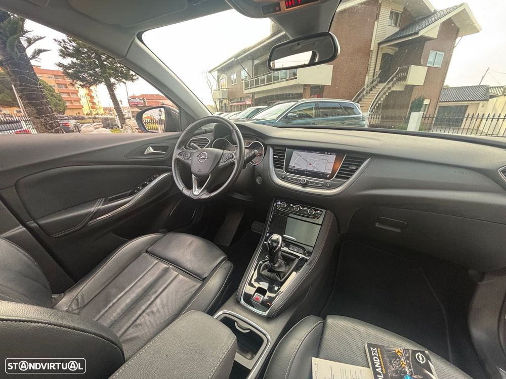 Opel Grandland X 1.2 T Design & Tech AT - 52