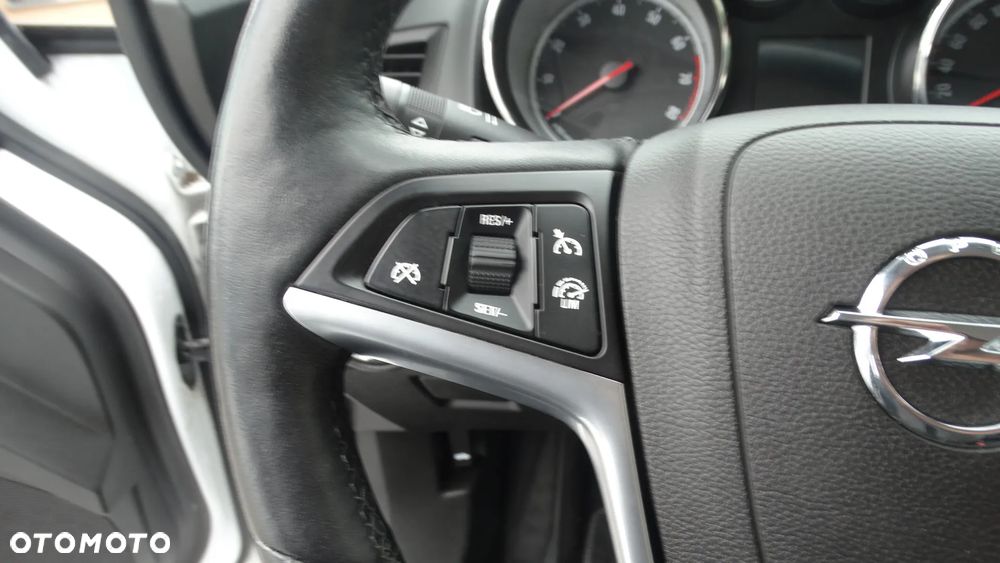 Opel Astra 1.4 Turbo Exklusiv - 27