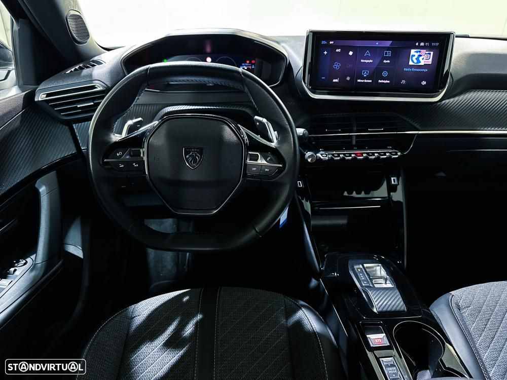 Peugeot 2008 1.2 PureTech Allure EAT8 - 17