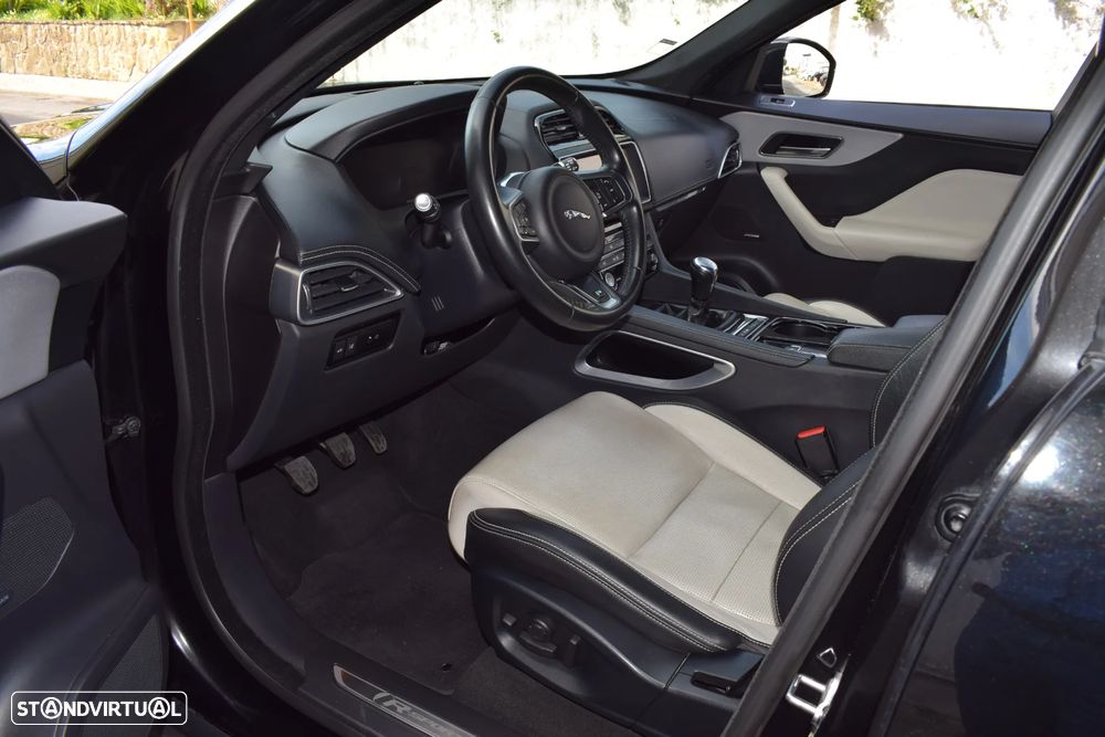 Jaguar F-Pace 2.0 i4D R-Sport - 28