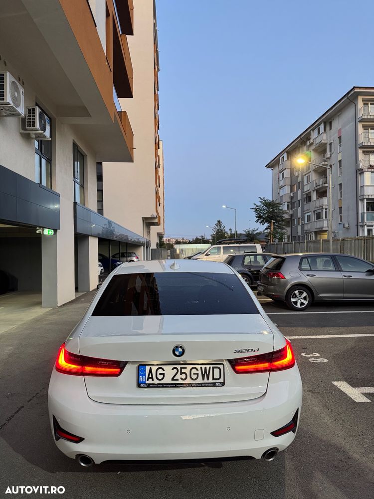 BMW Seria 3 320d Aut. Sport Line - 4