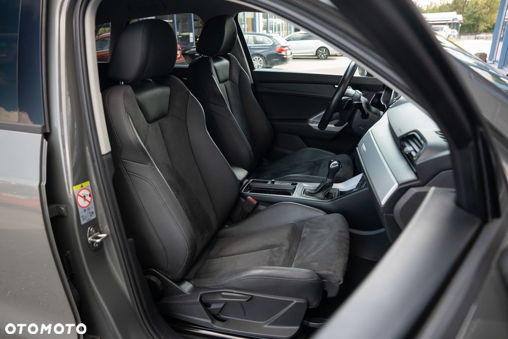 Audi Q3 35 TDI Quattro S tronic S line - 25