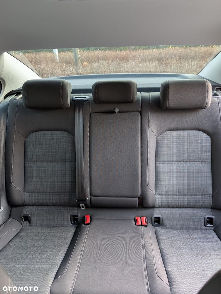 Volkswagen Passat 2.0 TDI EVO Business - 16