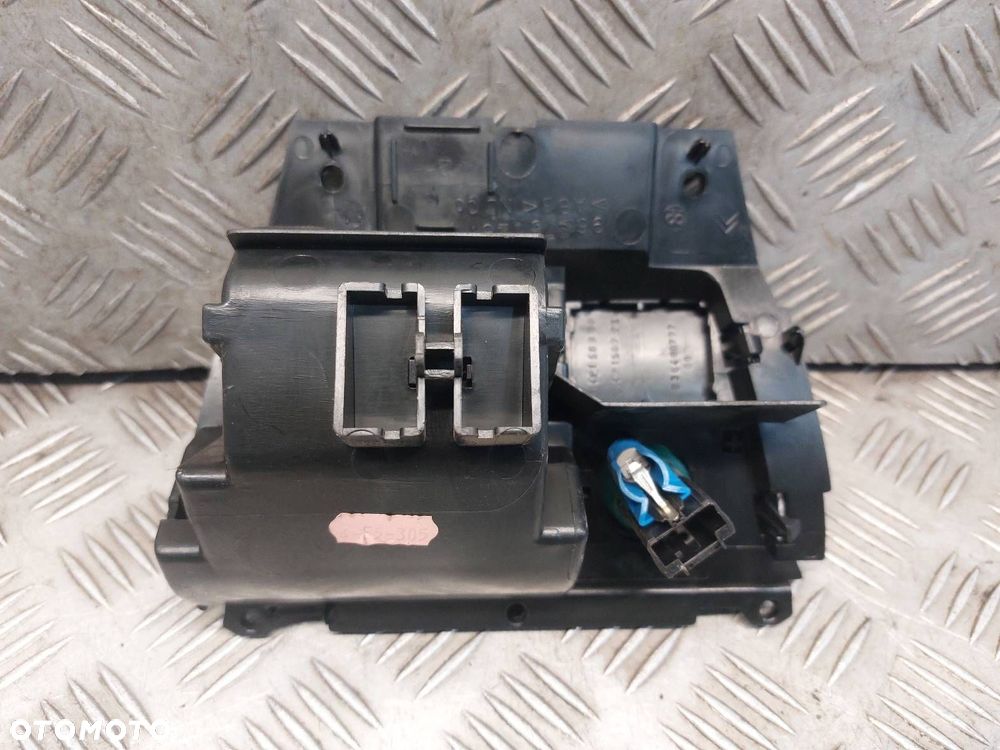 POPIELNICZKA CITROEN XSARA I LIFT 9637602677 - 3