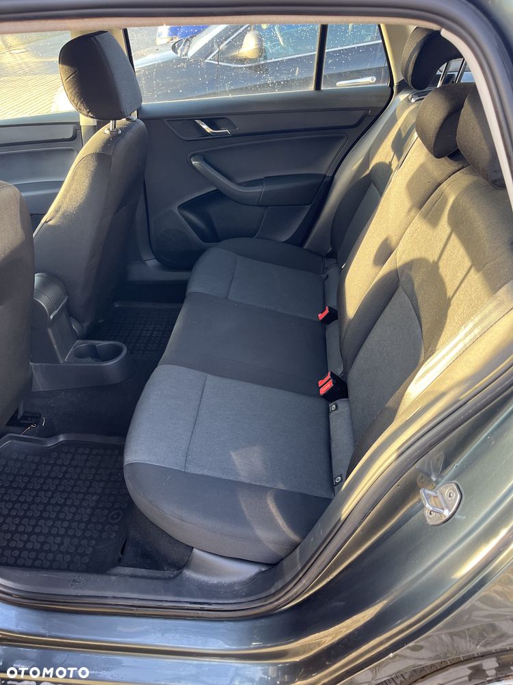 Skoda RAPID 1.2 TSI (Green tec) Style - 11