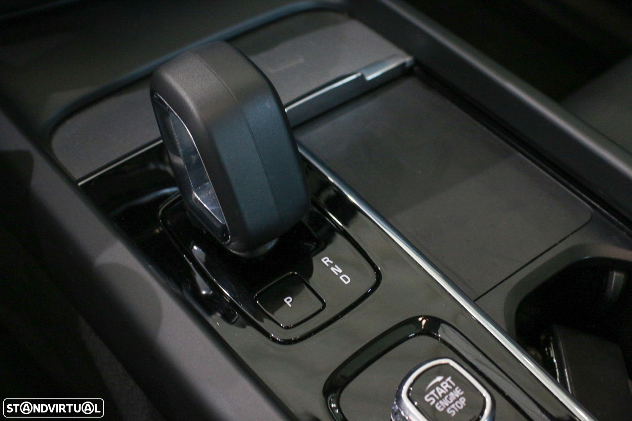 Volvo XC 60 2.0 T6 PHEV Black Edition AWD - 29