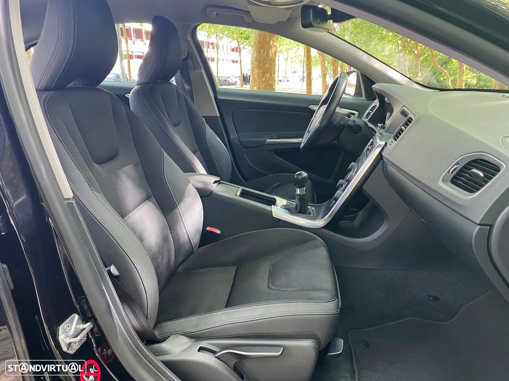 Volvo S60 1.6 D2 Momentum Eco - 10