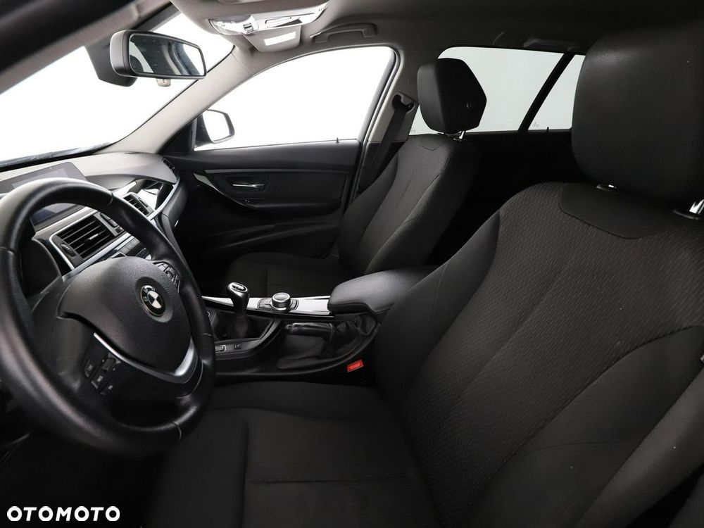 BMW Seria 3 320d Advantage - 14