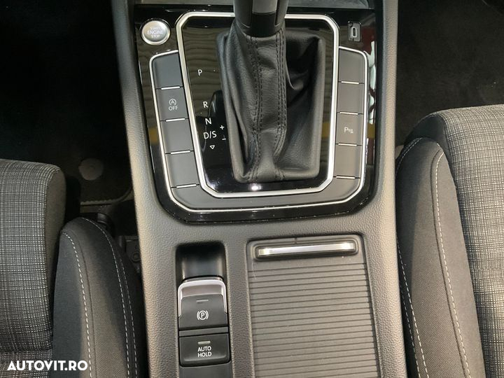 Volkswagen Passat - 20